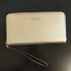 Kate Spade Gold Wristlet, zip closure